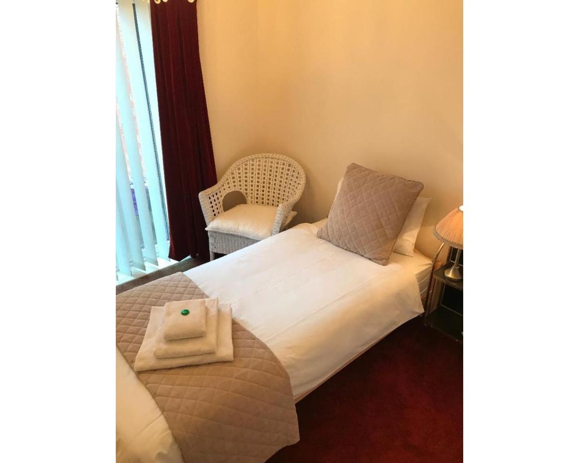 42 Beaumont Rise Rental - Уърксоп Екстериор снимка