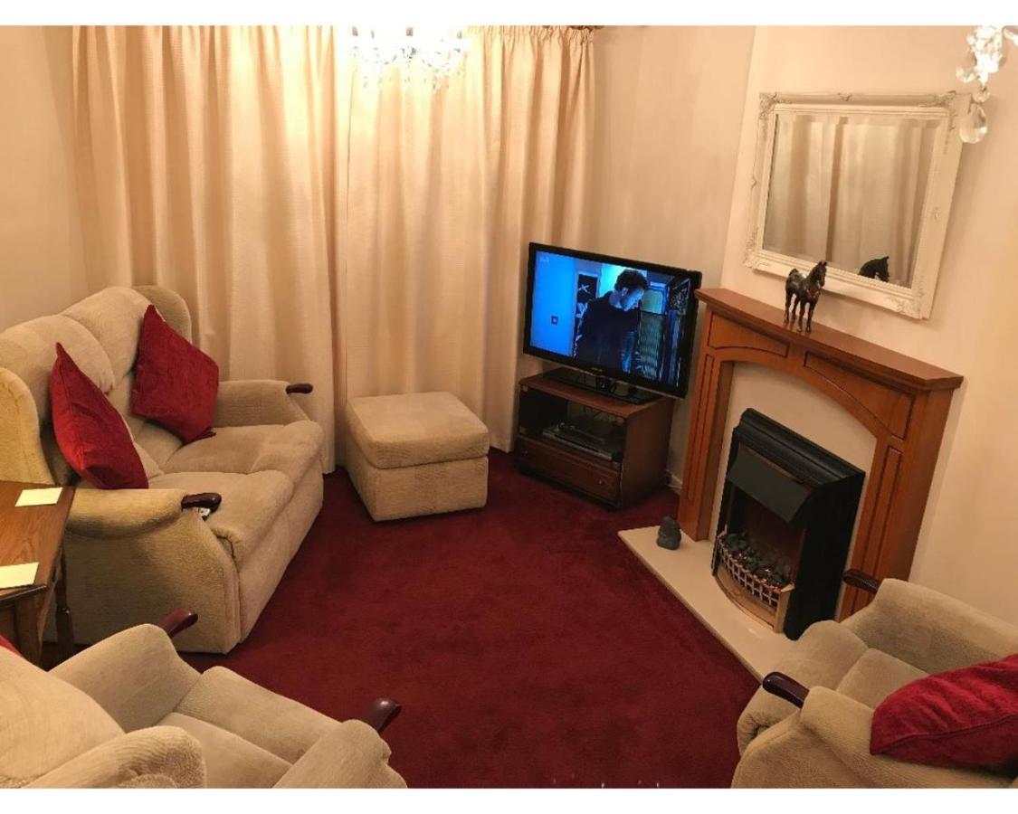 42 Beaumont Rise Rental - Уърксоп Екстериор снимка